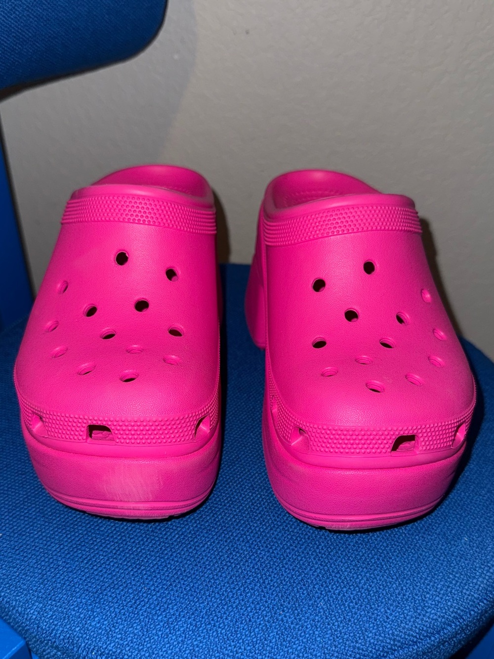 CROCS Hot Pink Siren Clogs Size 7 - Picture 6 of 8